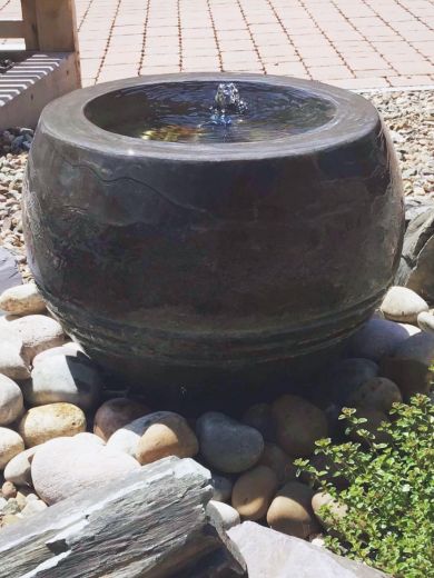 Black Vase Fountain Water Feature 