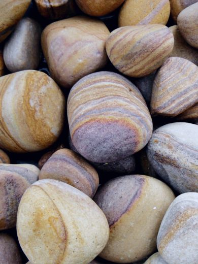 40kg Rainbow Sandstone Tumbled Pebbles Approx 5-8cm